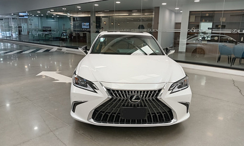 Lexus Es 2024...