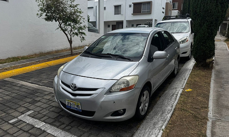 Toyota Yaris 1.5 Sed...