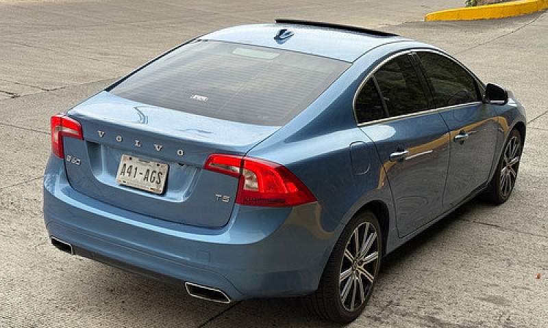 Volvo S60 2.0 T5 Mom...