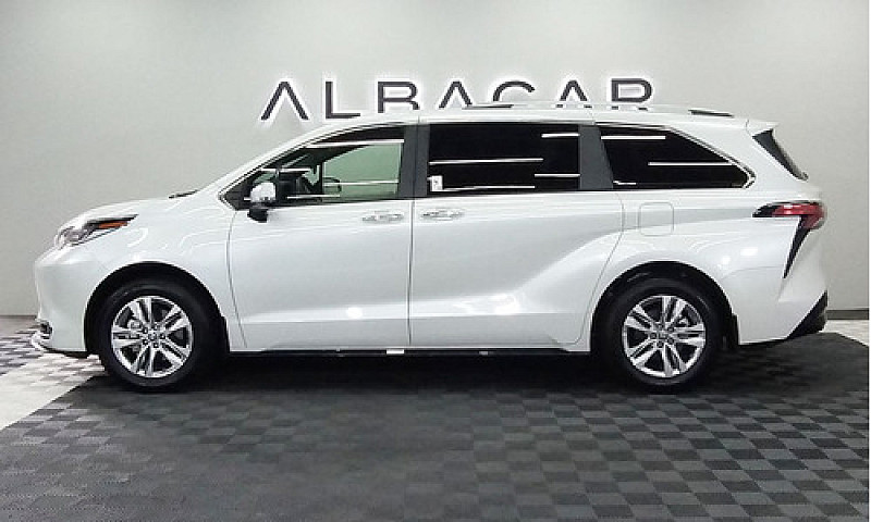 Toyota Sienna 2.5 Li...