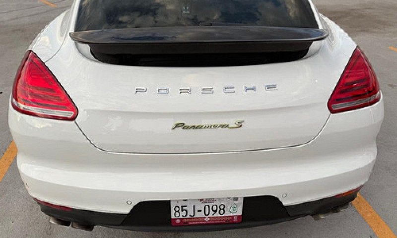 Porsche Panamera 3.0...