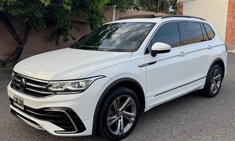 Volkswagen Tiguan 1....