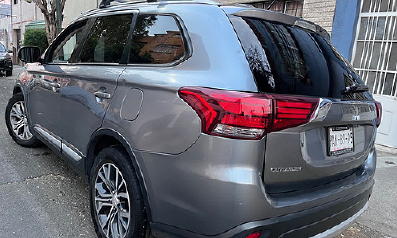 Mitsubishi Outlander...