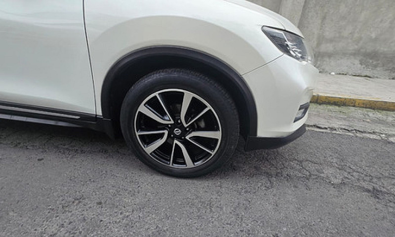 Nissan X-Trail 2.5 E...