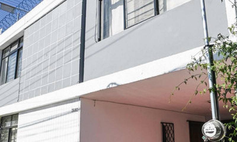 Hermosa Casa En Jard...