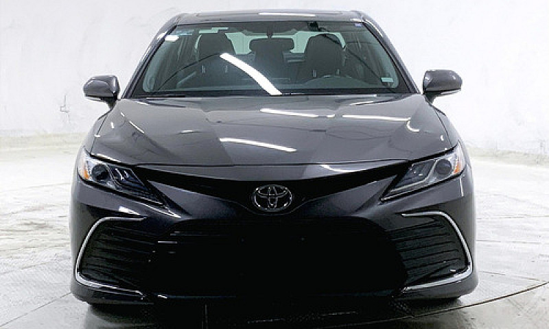 Toyota Camry 2021...