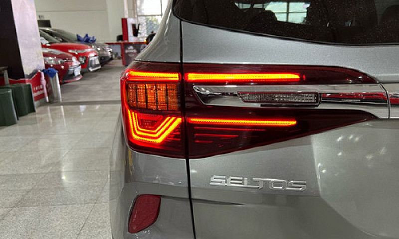 Kia Seltos 2023...