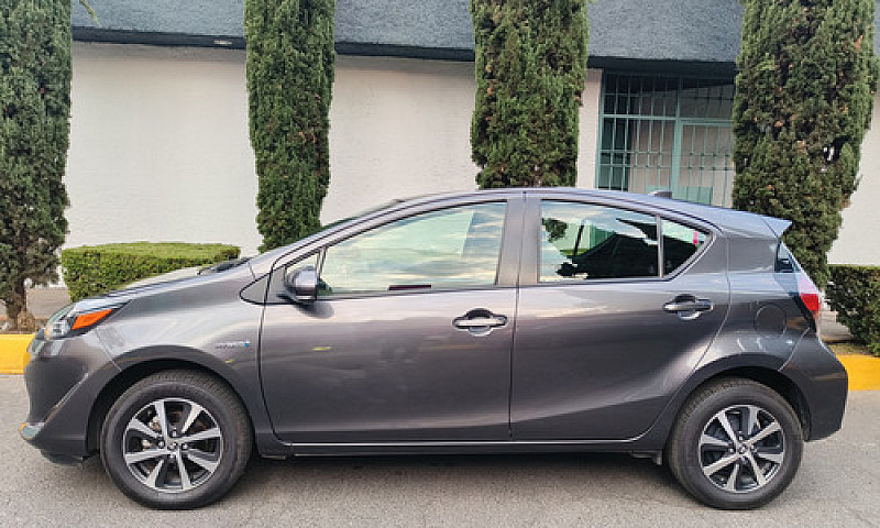 Toyota Prius C 1.5 H...