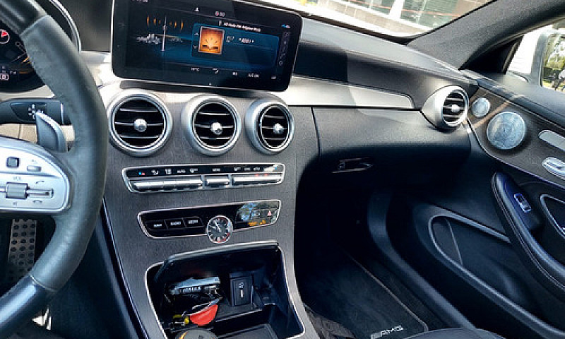 Mercedes Benz Amg C6...