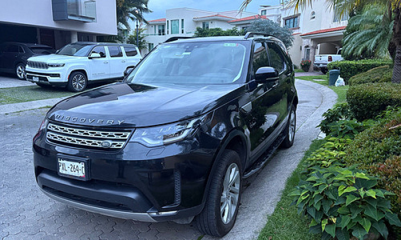 Land Rover Discovery...