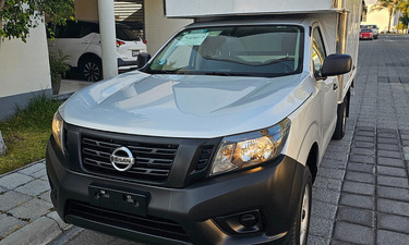 Nissan Np300 2.5 Est...