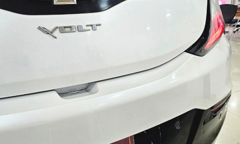 Chevrolet Volt 2017...