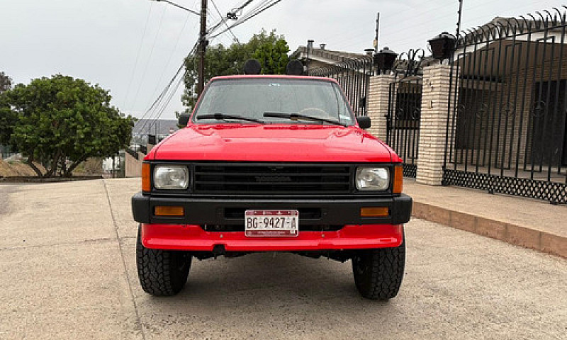 Toyota Hilux 1987 · ...