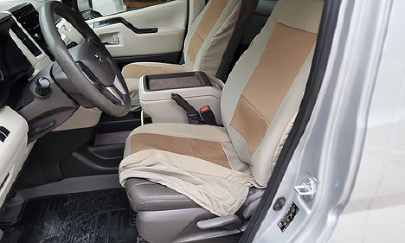 Toyota Hiace 2022 Pa...