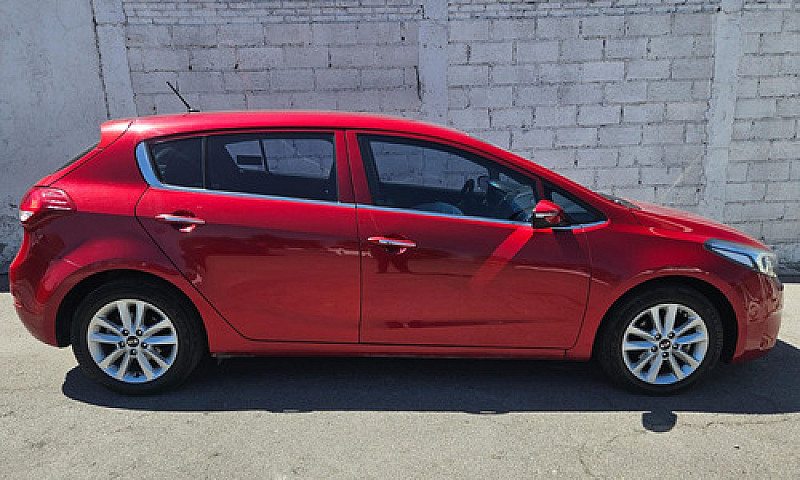 Kia Forte Hb 2018...