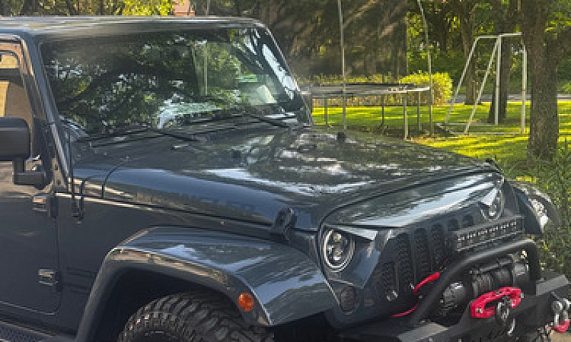 Jeep Wrangler 3.6 Un...