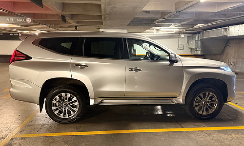 Mitsubishi Montero S...