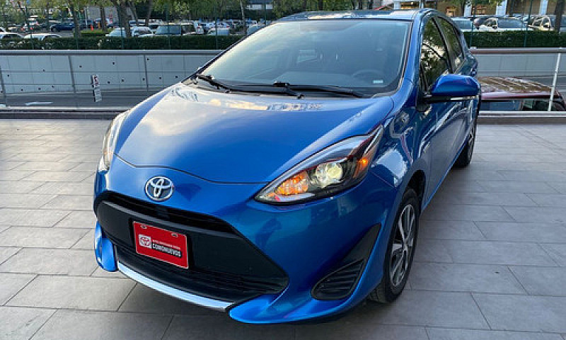 Toyota Prius 2021...