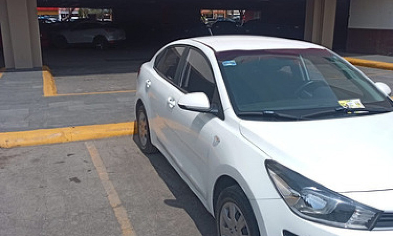 Kia Rio 1.6 L Sedan ...
