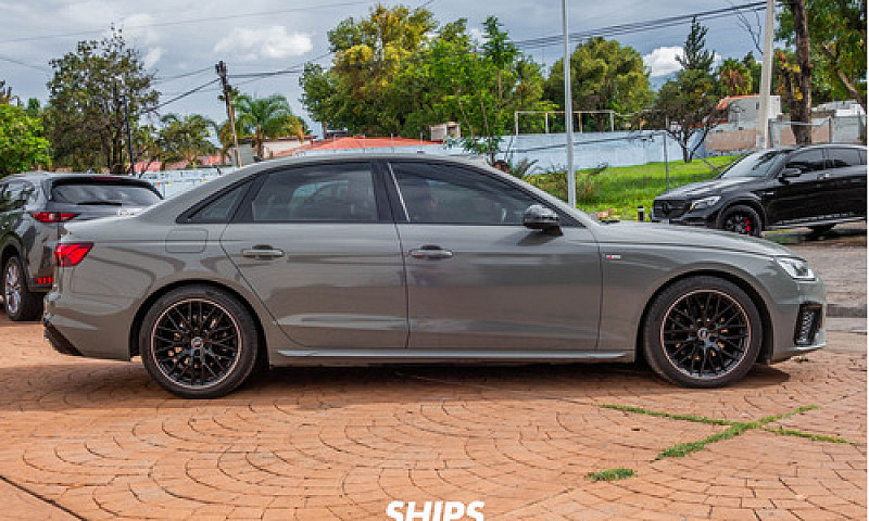 Audi A4 2021...