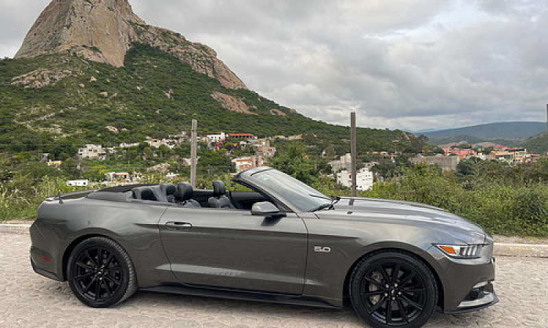 Ford Mustang 5.0L Gt...
