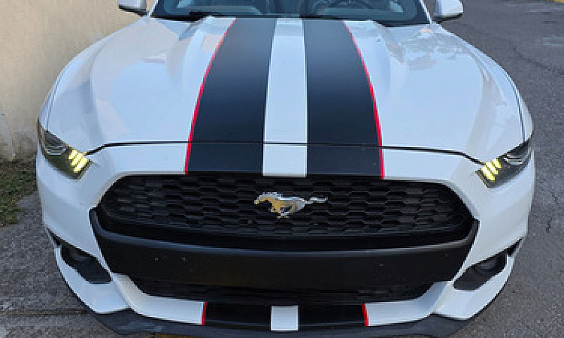 Ford Mustang Ecoboos...