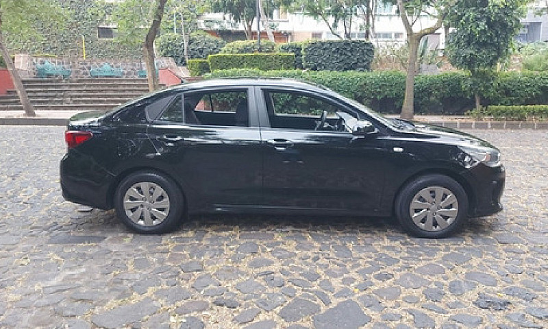 Kia Rio 2020!! Unico...