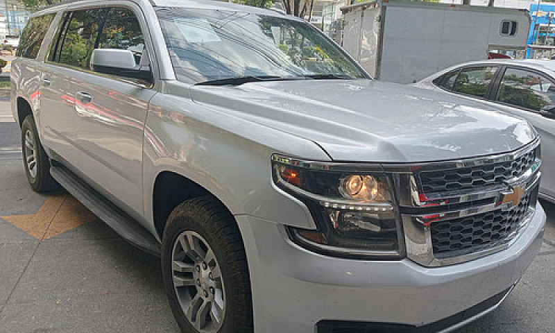 Chevrolet Suburban 2...