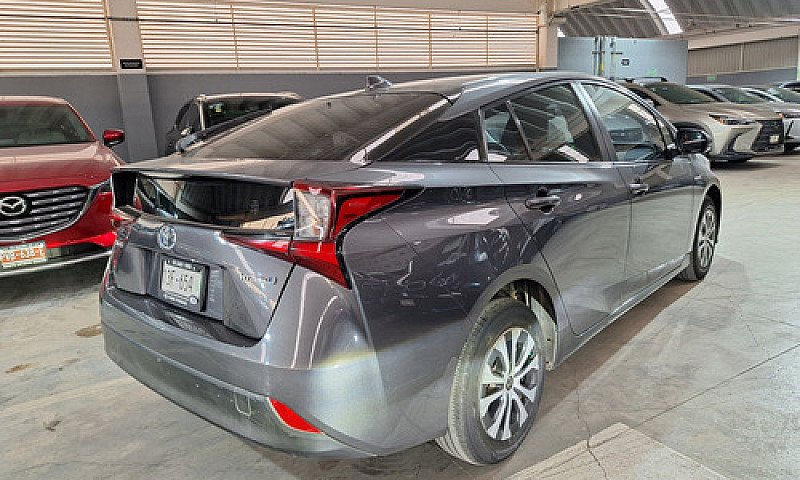 Toyota Prius 2020...