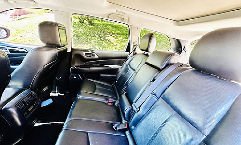 Nissan Pathfinder 3....