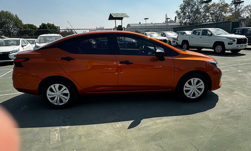 Nissan Versa 2023...