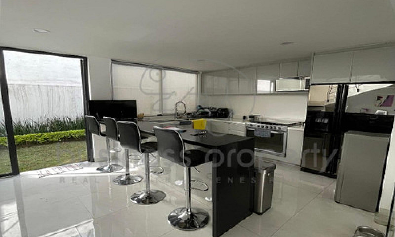 Hermosa Casa En Lago...