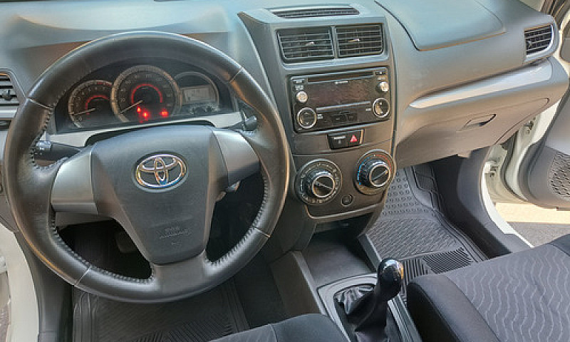 Toyota Avanza 1.5 Ca...