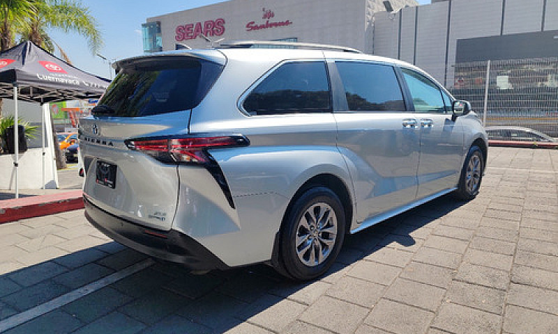 Toyota  Sienna  2021...