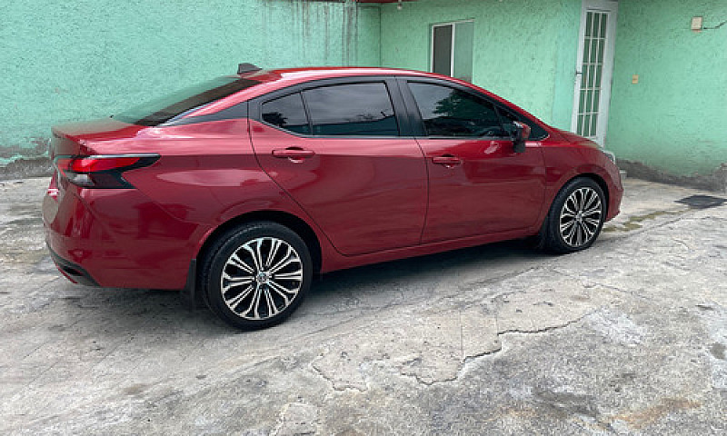 Nissan Versa 1.6 Sen...