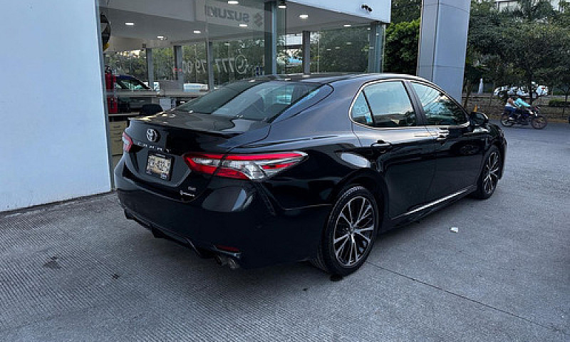 Toyota Camry 2019...