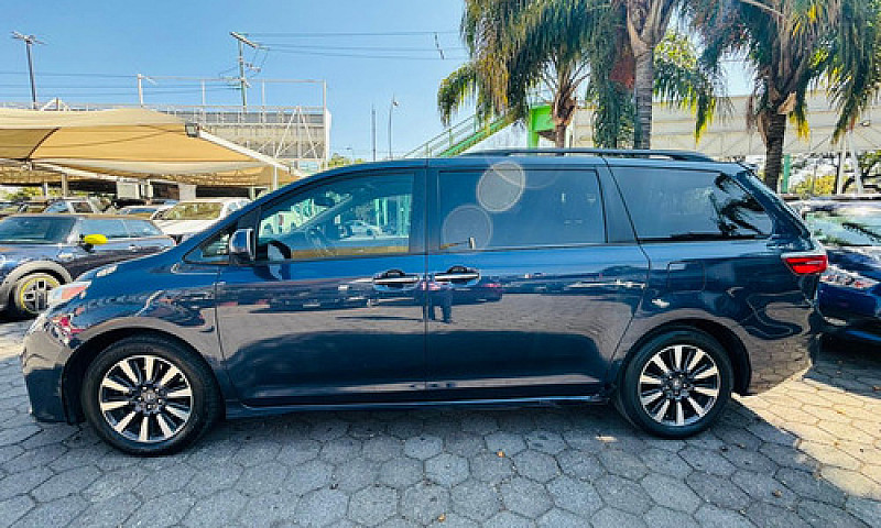 Toyota Sienna 2019...