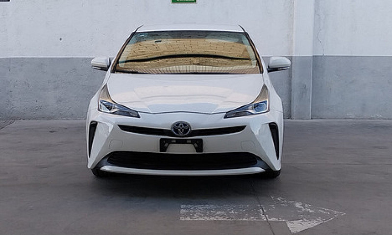Toyota Prius 2019...