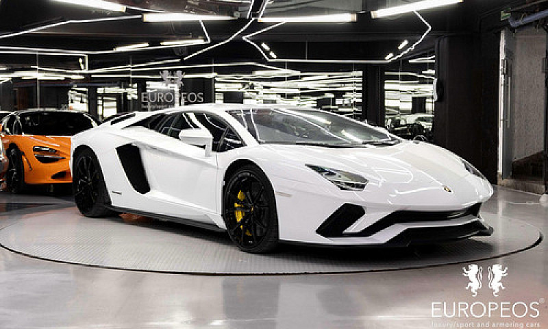 Lamborghini Aventado...