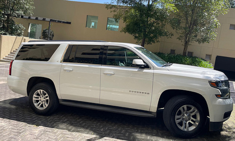 Chevrolet Suburban 5...