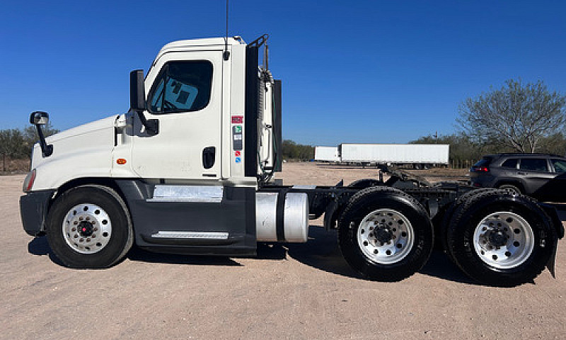 2017 Freightliner Ca...