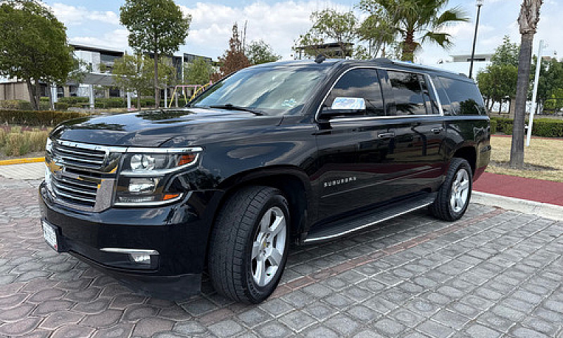 Chevrolet Suburban 5...