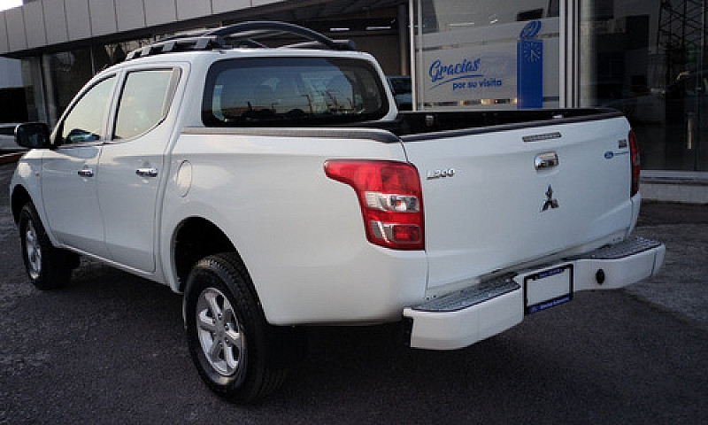 Mitsubishi  L200  20...