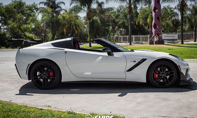 Chevrolet Corvette 2...