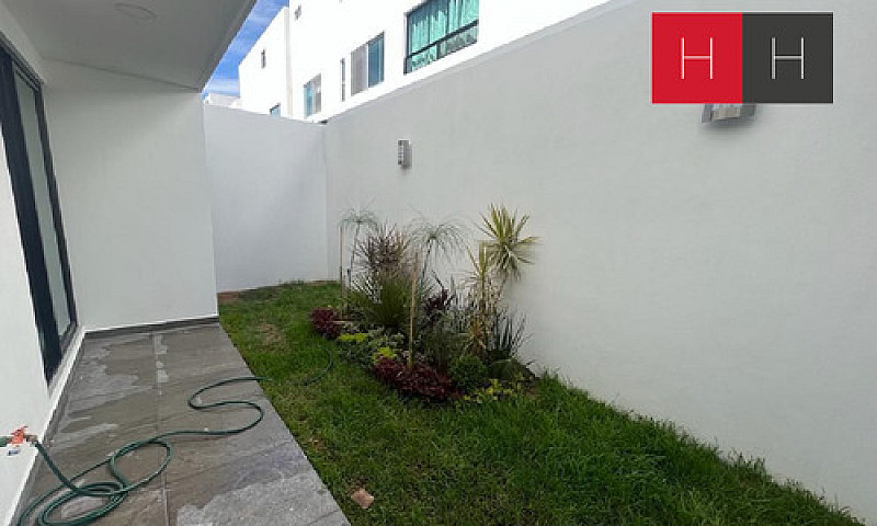 Casa En Venta En Ang...