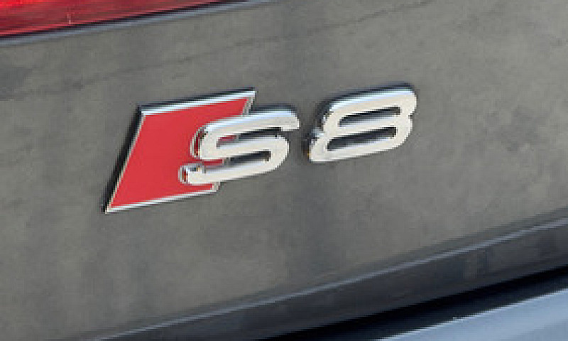 Audi S8 5.2L V10 450...