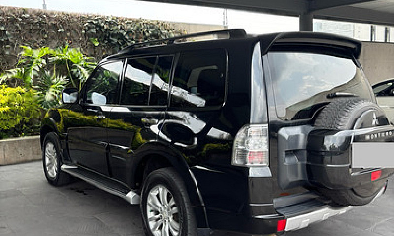 Mitsubishi Montero 3...