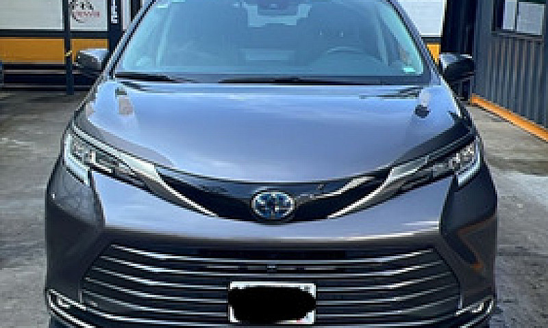 Toyota Sienna Híbrid...