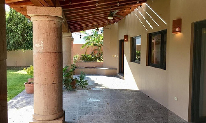Casa En Venta En Amp...