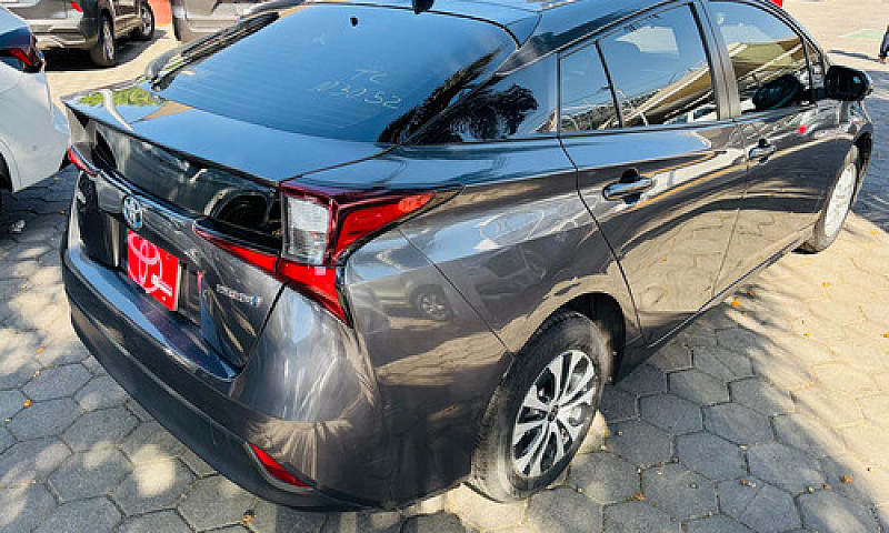 Toyota Prius 2020...